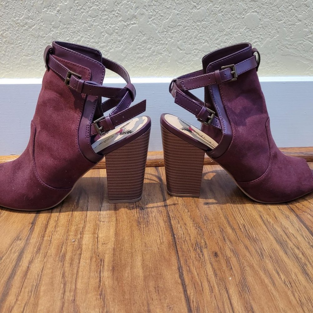 Penny loves Kenny maroon suede booties, peep toe, size 9